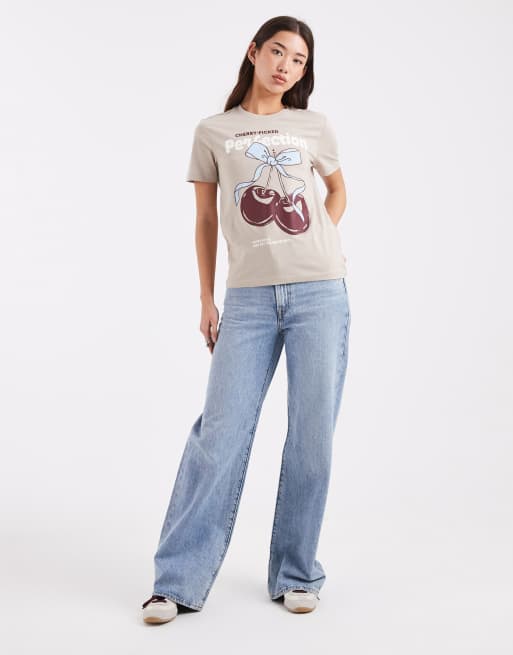 ONLY cherry graphic print boxy t-shirt in light beige, 3 of 4