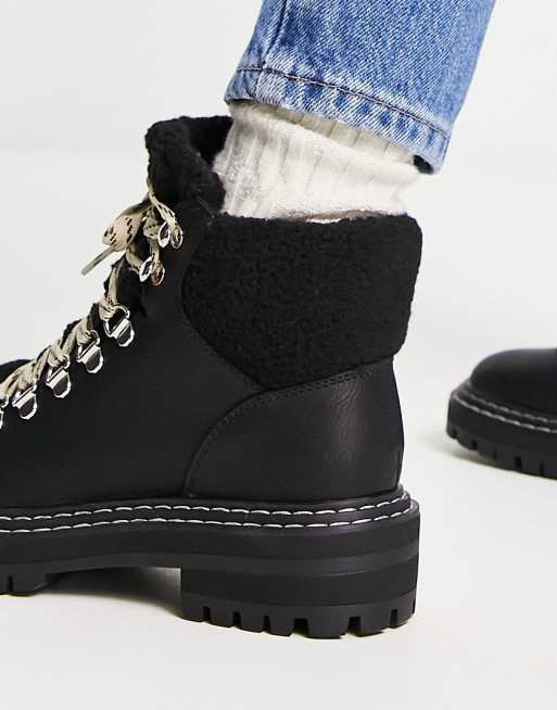 Women's lace up store boots with fur