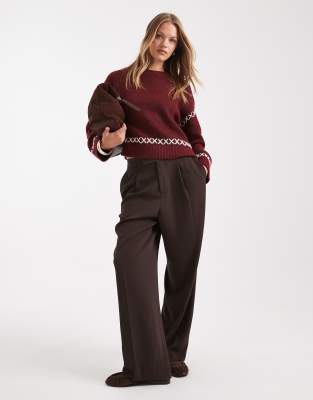 Only Contrast Details Round Neck Sweater In Red