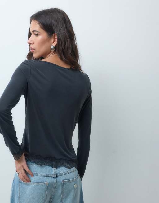 ONLY crew neck asymmetric long sleeve top with lace hem in black, 4 of 4