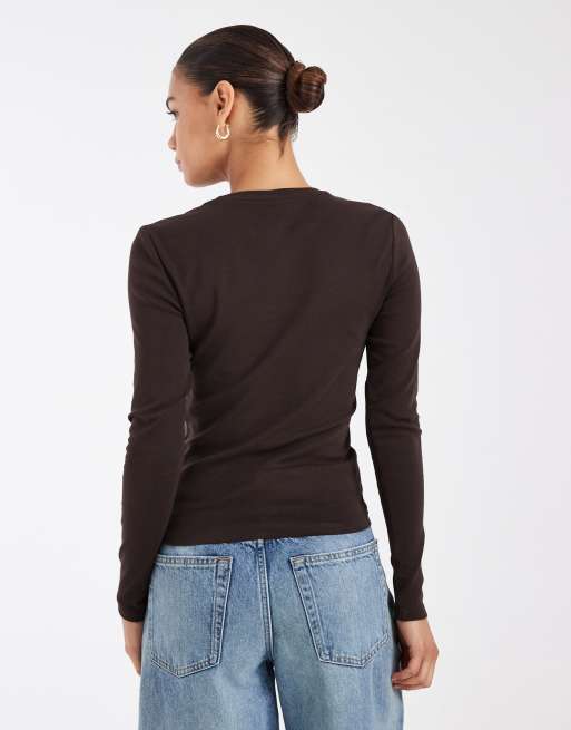 ONLY crew neck long sleeve top in chocolate , 4 of 4
