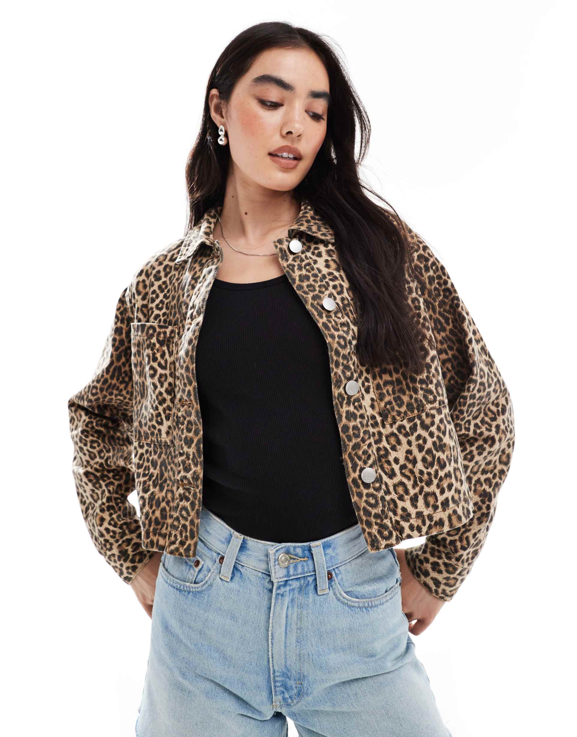 only cropped denim jacket in leopard print