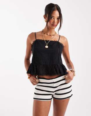 cropped embroidery cami in black
