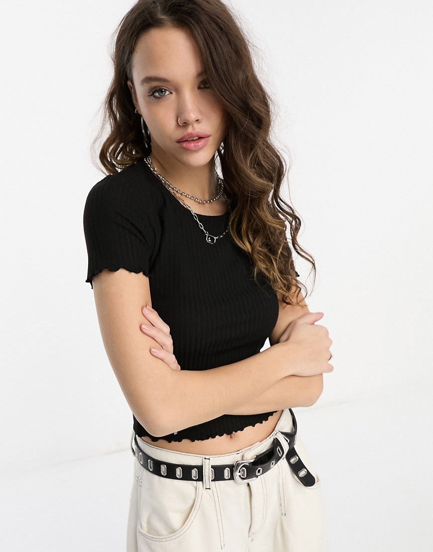 ONLY cropped lettuce edge t-shirt in black