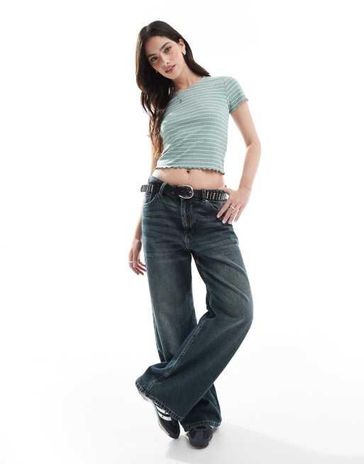 ONLY – Cropped T-Shirt in gestreiftem Salbeigrün, 3 von 4