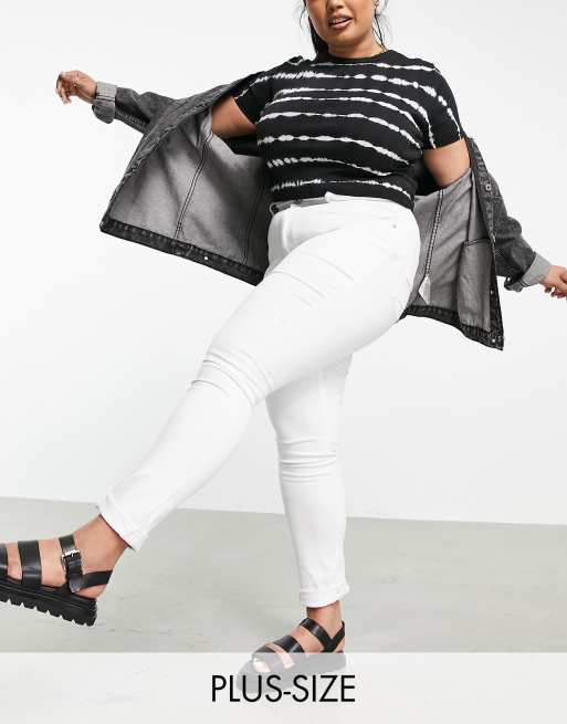 Only Curve – Augusta – Eng geschnittene Jeans in Weiß mit hoher Taille