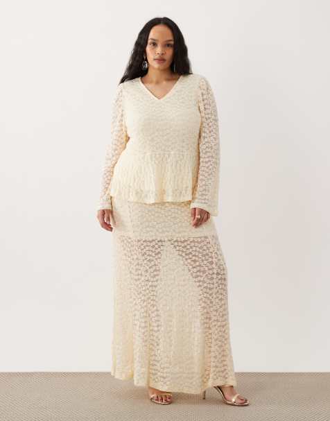 ONLY Curve – Beige set i spets med blus och midikjol - view 1