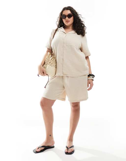 ONLY Curve – Beige shorts i bomullsväv med resårmidja, del av set