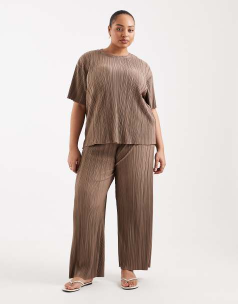 ONLY Curve boxy plisse t-shirt and wide leg pants set in light brown - view 1