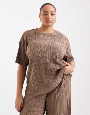 ONLY Curve boxy plisse t-shirt co-ord in light brown