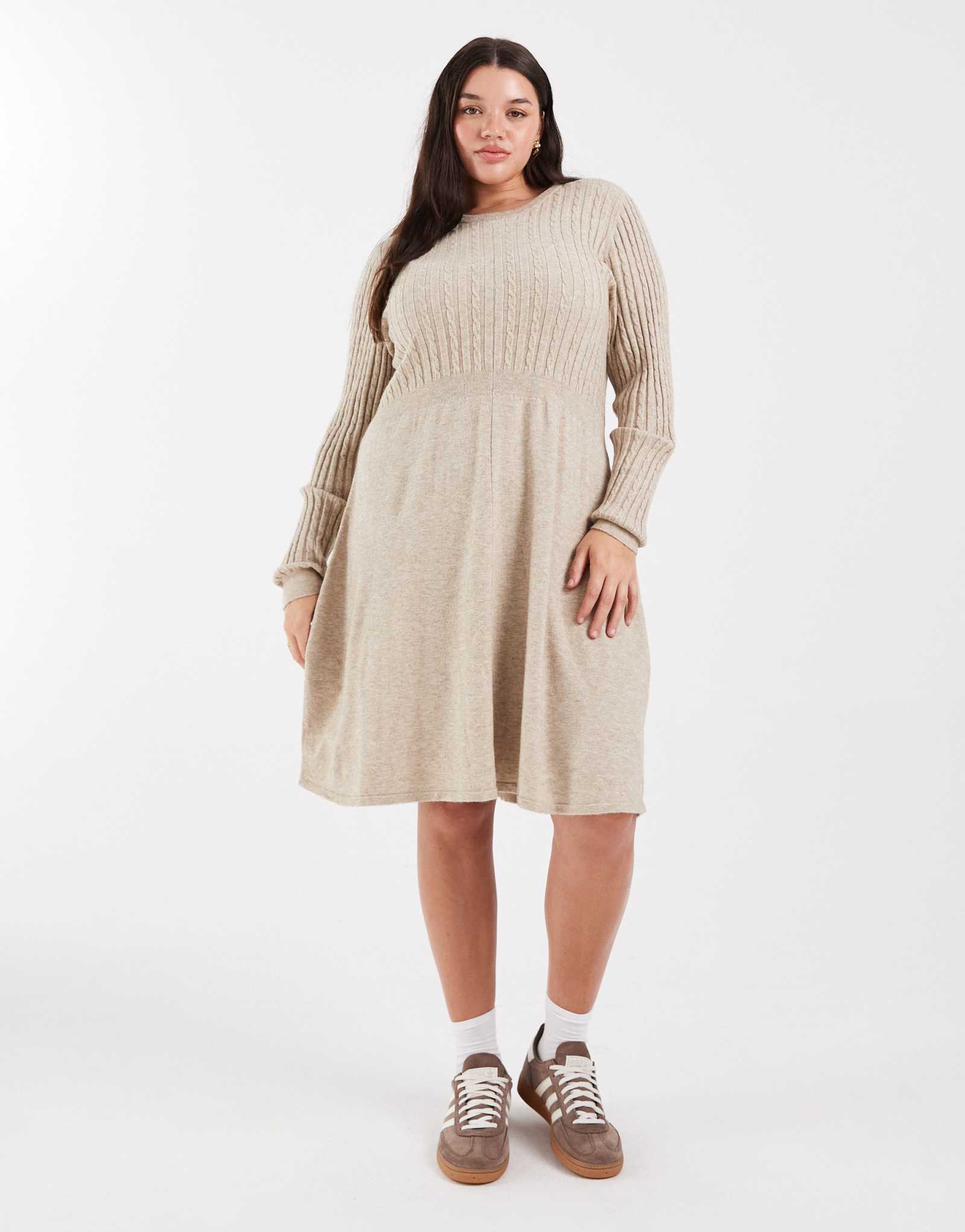 Трикотажное платье ONLY Curve cable из камня