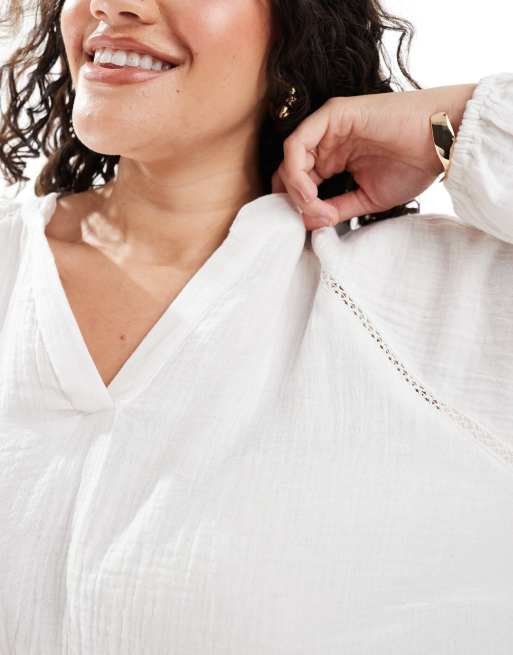 ONLY Curve cheesecloth v neck blouse in white, 3 of 4