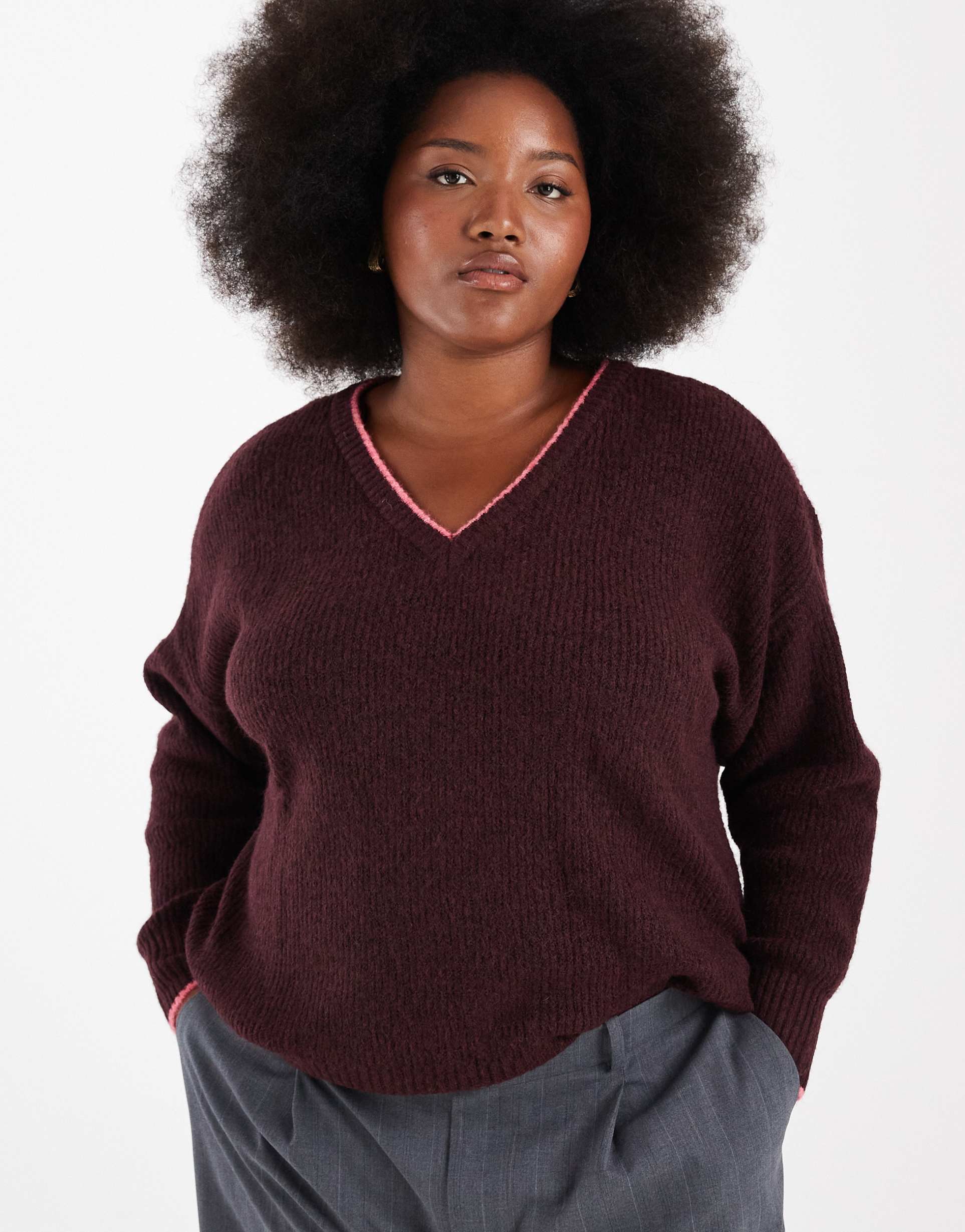 only curve contrast stitch sweater in burgundy