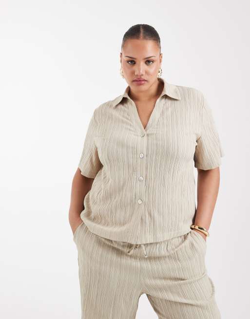 ONLY Curve crinkled textured short sleeve shirt & wide leg crinkled textured trousers co-ord in stone, 3 of 3