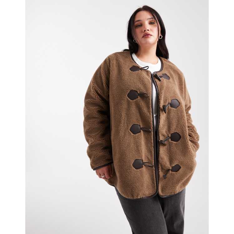 ONLY Curve – Dufflecoat aus Teddyfell in Braun ASOS