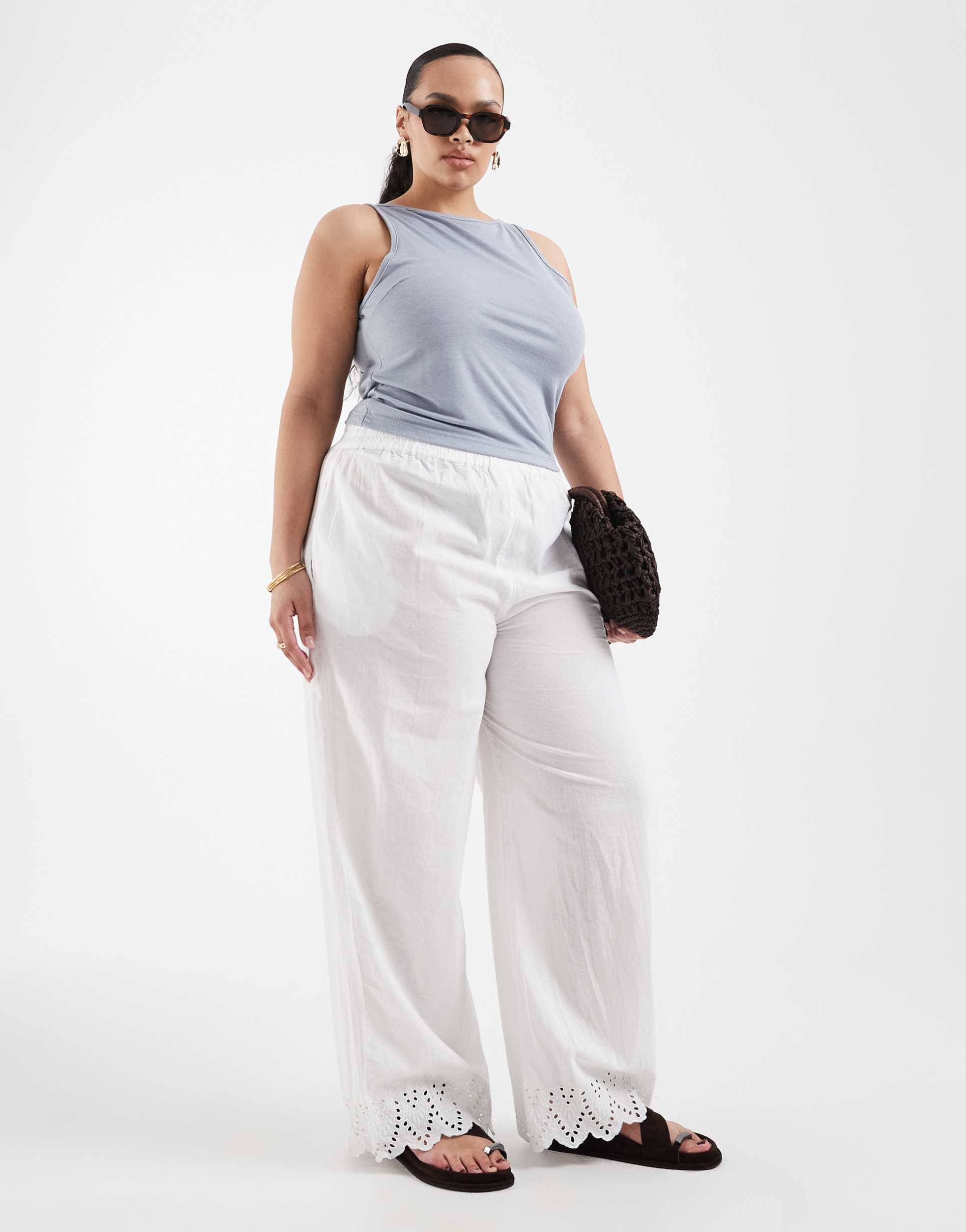 only curve embroidery detail pull on pants in white