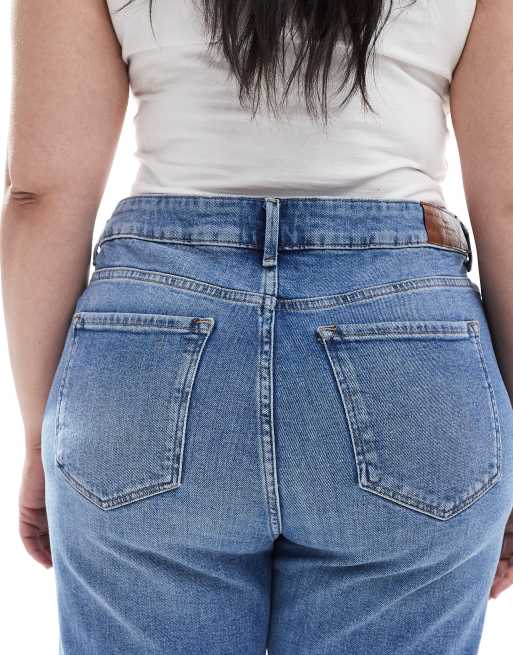 ONLY Curve Emily straight leg jeans in mid blue, 4 of 5
