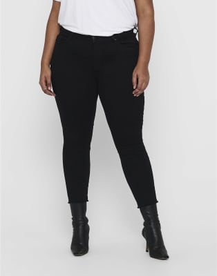 ONLY Curve - Eng geschnittene Jeans in Schwarz