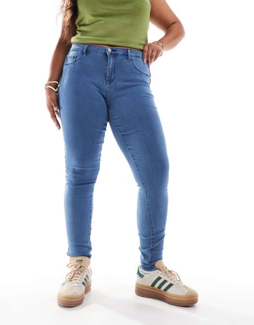 ONLY Curve – Enge Jeans in Mittelblau mit Push-up-Effekt, 5 von 5