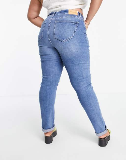 Only Curve – Erica – Schmal geschnittene Jeans in verwaschenem Mittelblau mit geradem Bein, 2 von 4
