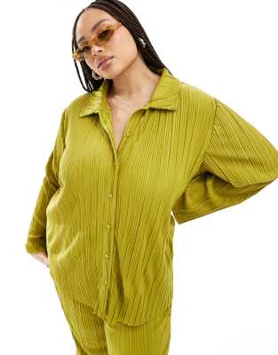 Only Curve Exclusive Plisse Shirt In Green - Part Of A Set