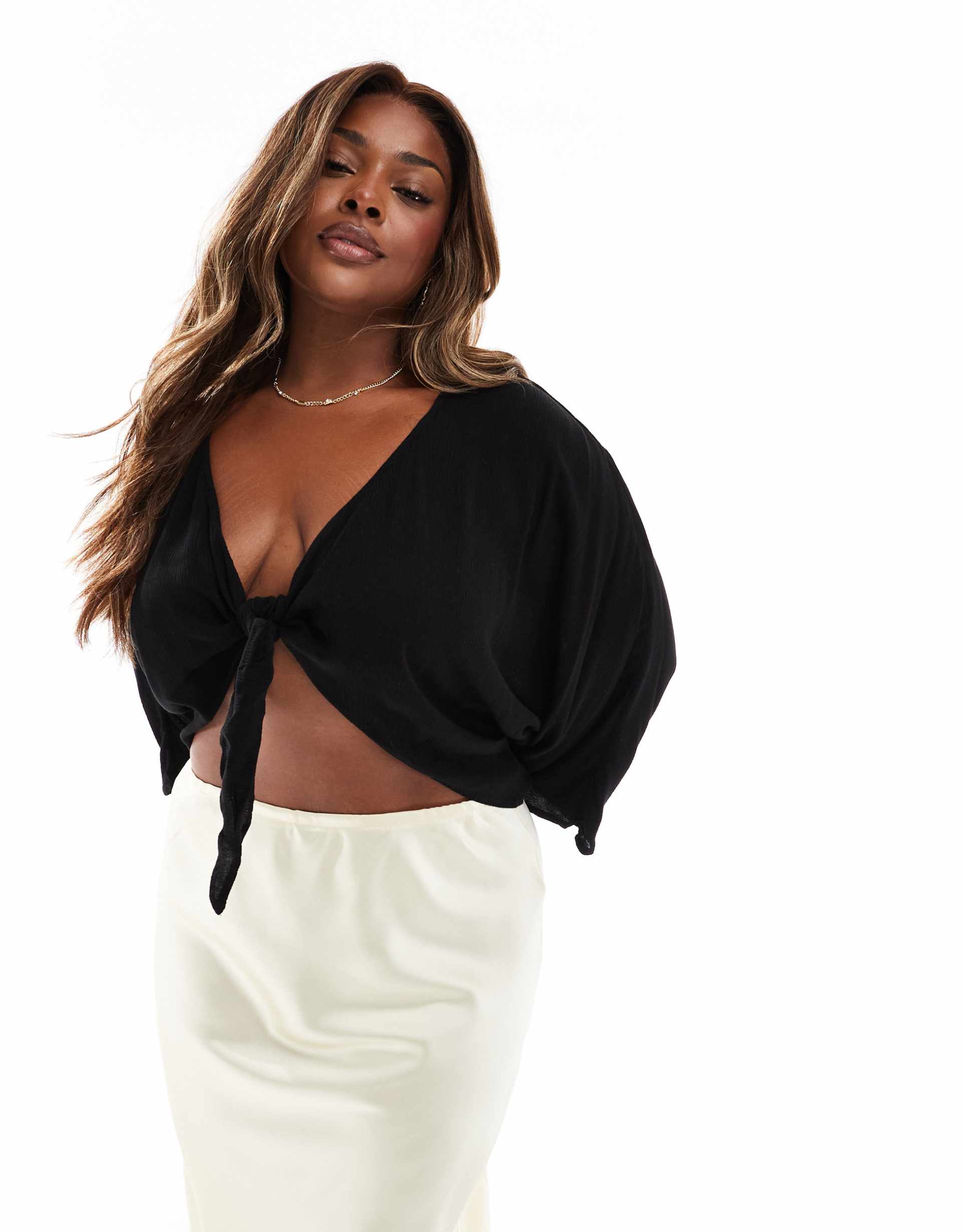 only curve front knot blouse in black