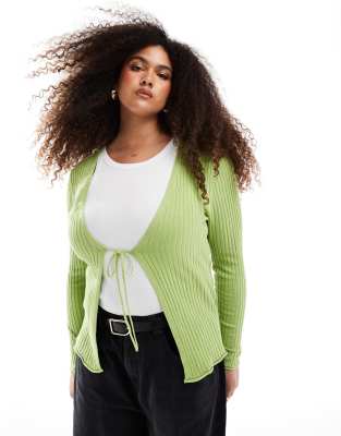 ONLY Curve - Gerippte Strickjacke in Grün mit gebundener Vorderseite