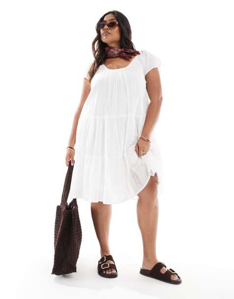 ONLY Curve – Gestuftes Minikleid in Weiß mit U-Ausschnitt - view 1