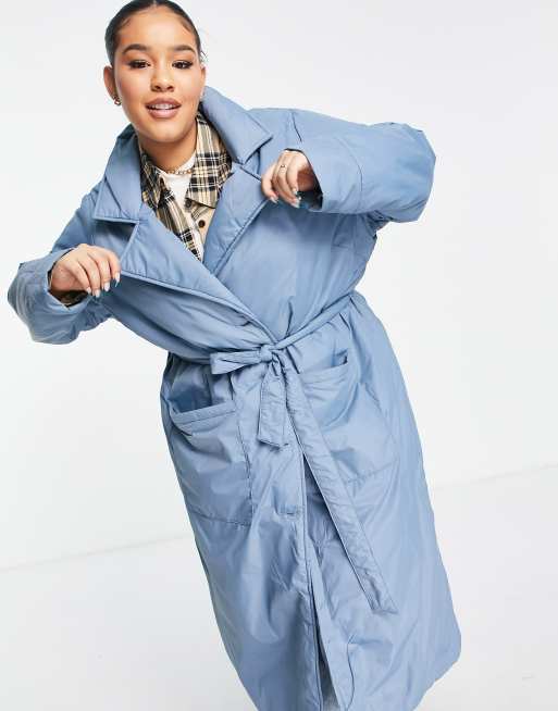 Only Curve - Gewatteerde lange trenchcoat met gestrikte taille in blauw, 4 van 4