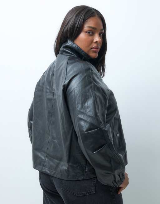 Only Curve giacca bomber in pelle sintetica nera con collo alto, 4 di 4