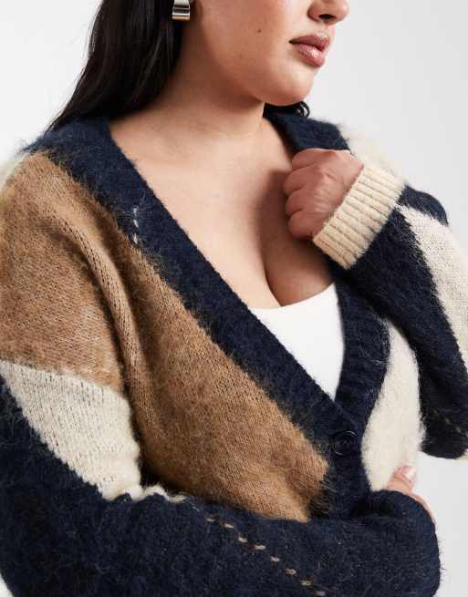ONLY Curve - Gilet oversize en maille duveteuse à motif losanges - Bleu marine, 2 de 4