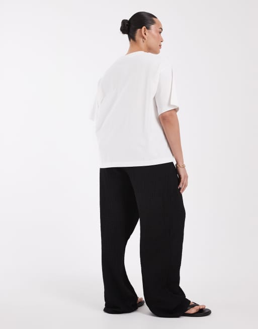 ONLY Curve High-Waist-Hose mit weitem Bein und Crinkle-Struktur in Schwarz, 5 von 5