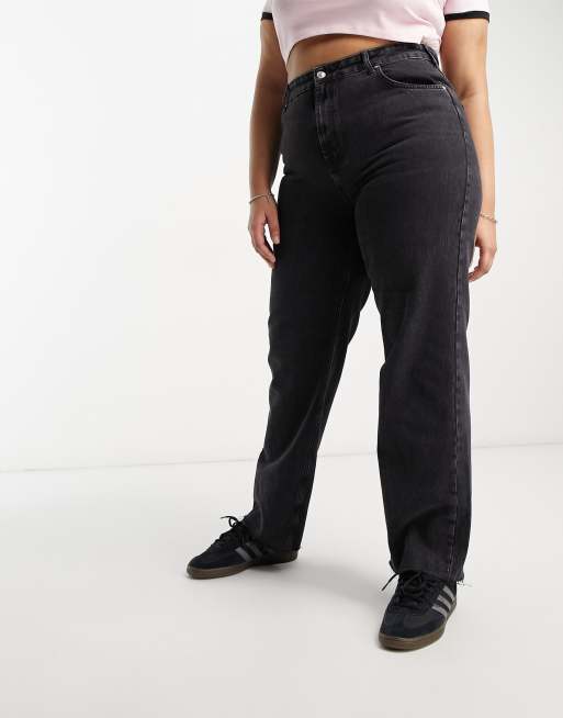 Only Curve high waisted jeans with frayed hem in black