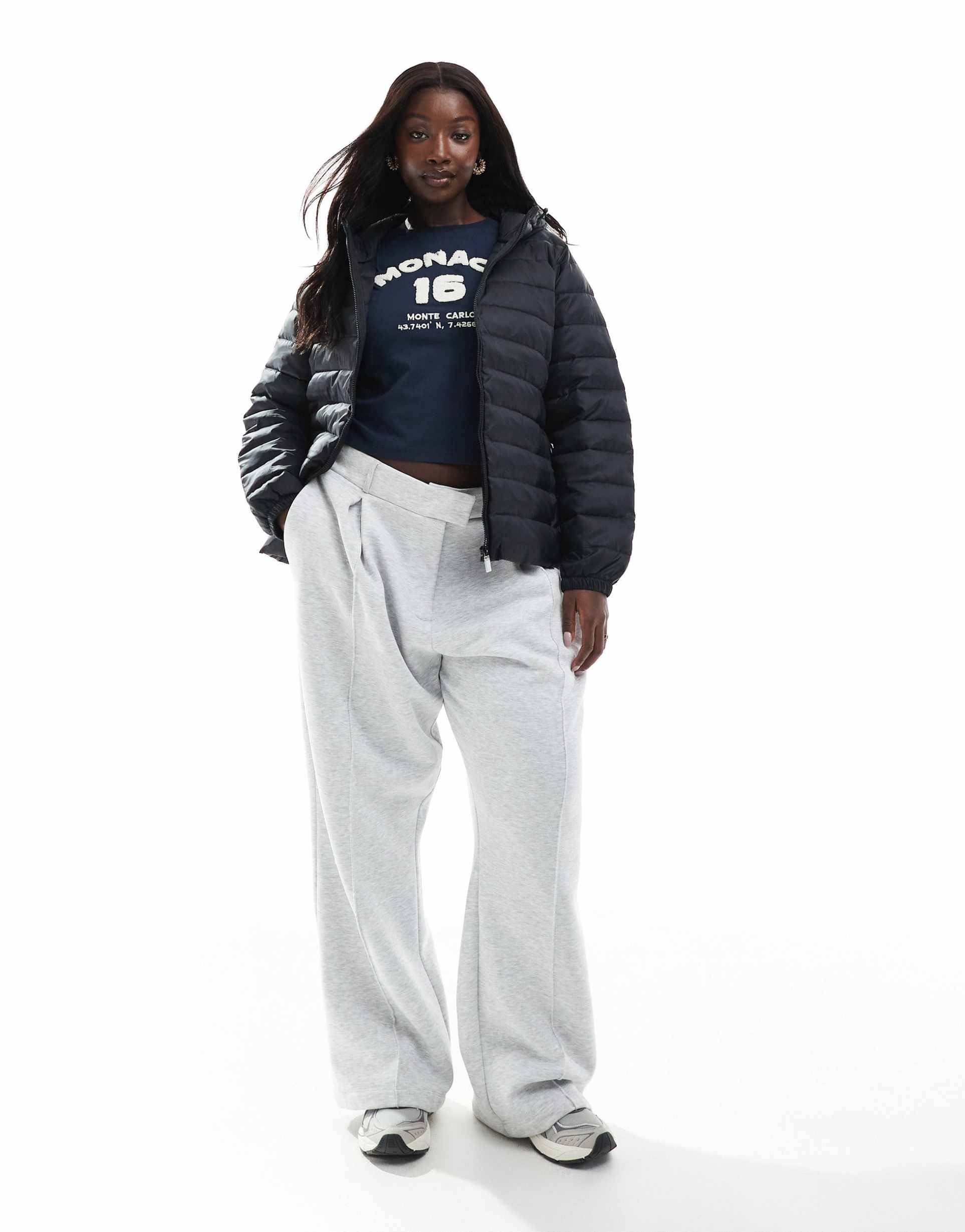 only curve hodded puffer jacket in black