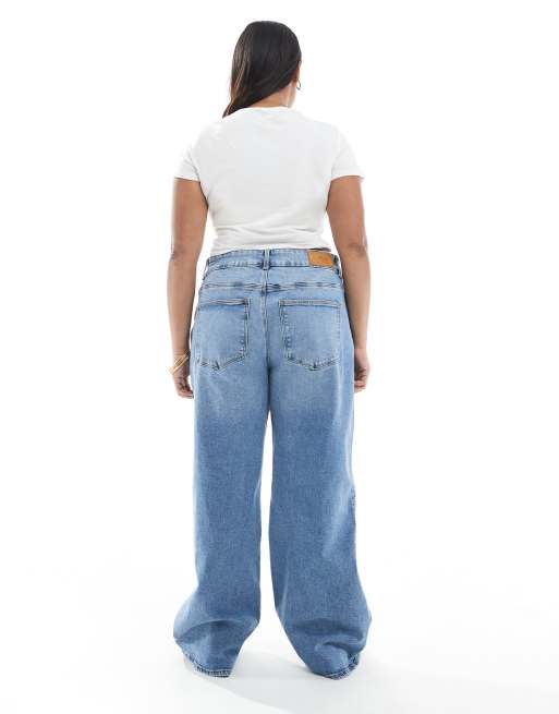 ONLY Curve – Jeans in Mittelblau mit weitem Bein und Juicy-Detail, 3 von 5
