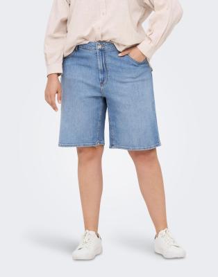 ONLY Curve - Jeans-Shorts aus hellblauem Denim