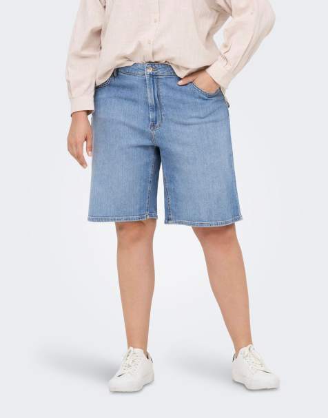 ONLY Curve – Jeans-Shorts aus hellblauem Denim - view 1