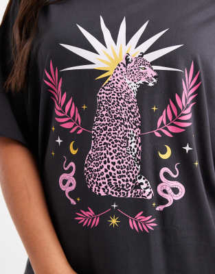 Only Curve Leopard Graphic Oversized Fit T-shirt In Black