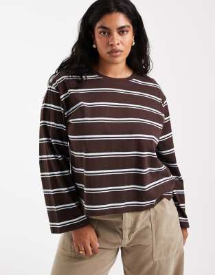 Only Curve Long Wide Sleeve Top In Brown