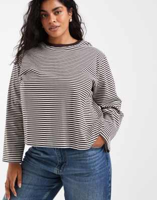 Only Curve Long Wide Sleeve Top In Brown