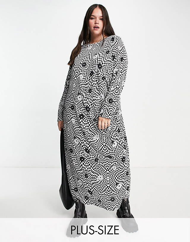 ONLY Curve - maxi dress in black checkerboard floral