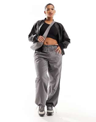 mid rise parachute pants in gray-Black