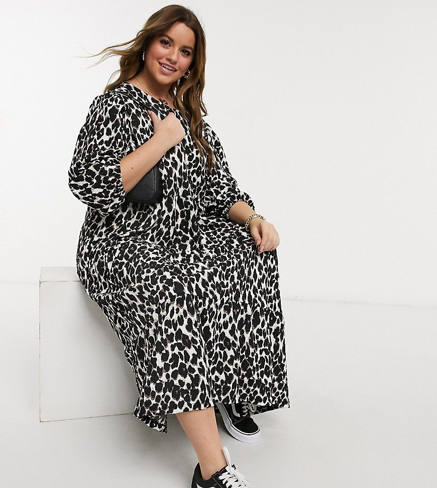 Only Curve midi smock dress with tiering in bold animal print-Multi