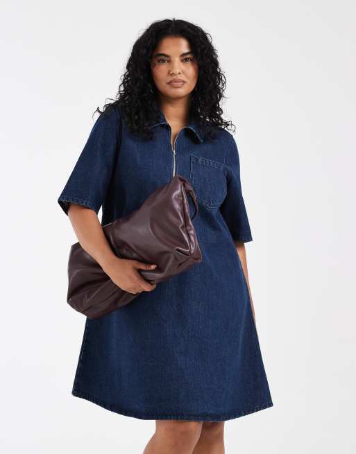 ONLY Curve – Mini-Jeanskleid in dunkelblauer Rinse-Waschung mit Faltendetail, 2 von 4