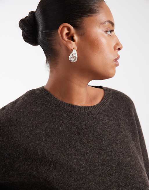 ONLY Curve o-neck knitted sweater in brown, 2 of 4