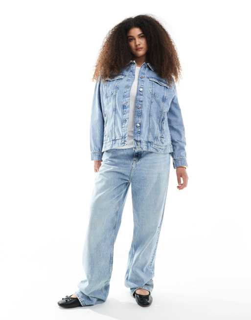 ONLY Curve – Oversize-Jeansjacke in hellblauer Waschung, 3 von 4