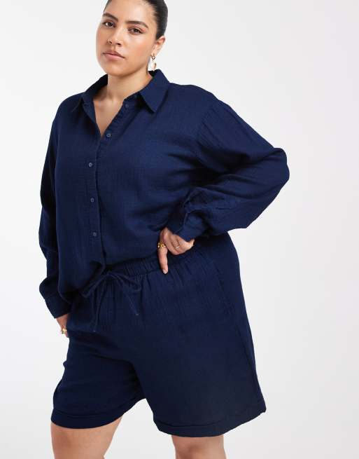 ONLY Curve - Pantaloncini in seersucker blu scuro in coordinato, 2 di 5