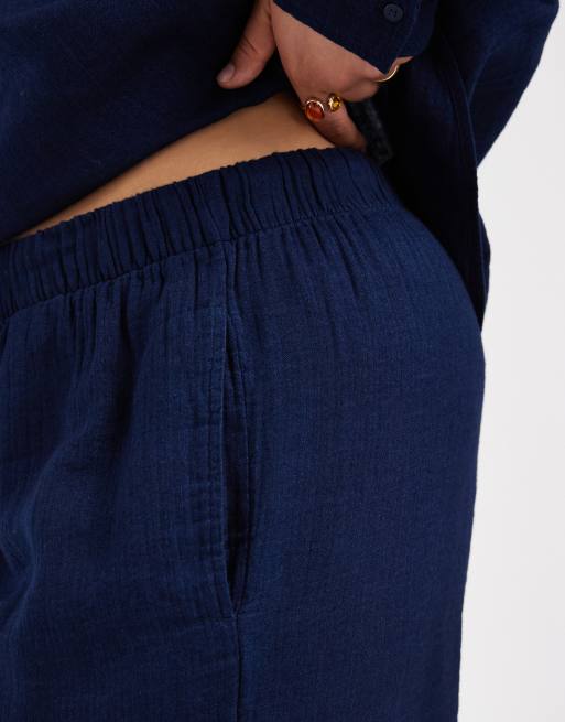 ONLY Curve - Pantaloncini in seersucker blu scuro in coordinato, 3 di 5