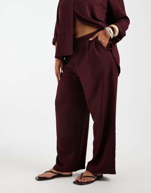 ONLY Curve - Pantalones burdeos de pernera ancha de tejido texturizado (parte de un conjunto), 2 de 5