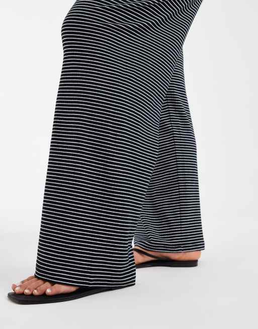 ONLY Curve pull on trousers in black stripes, 5 of 5